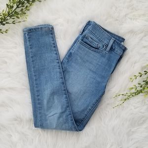Levi's • Jeans